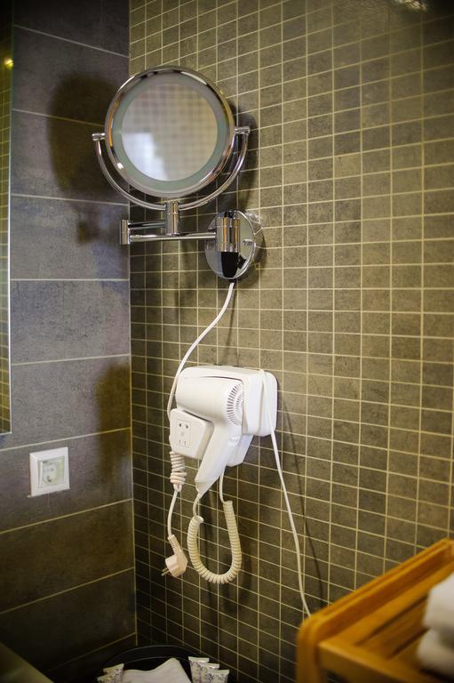 Voyage Hotel Karaganda Bagian luar foto