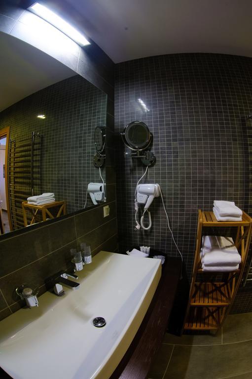 Voyage Hotel Karaganda Bagian luar foto