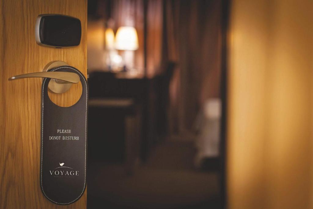 Voyage Hotel Karaganda Ruang foto
