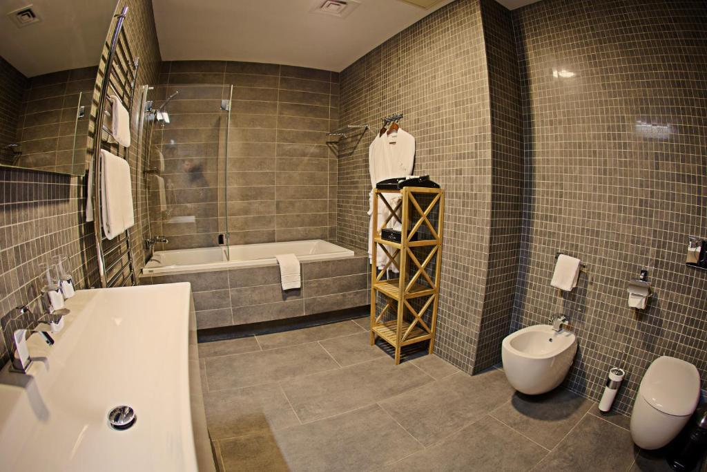 Voyage Hotel Karaganda Ruang foto