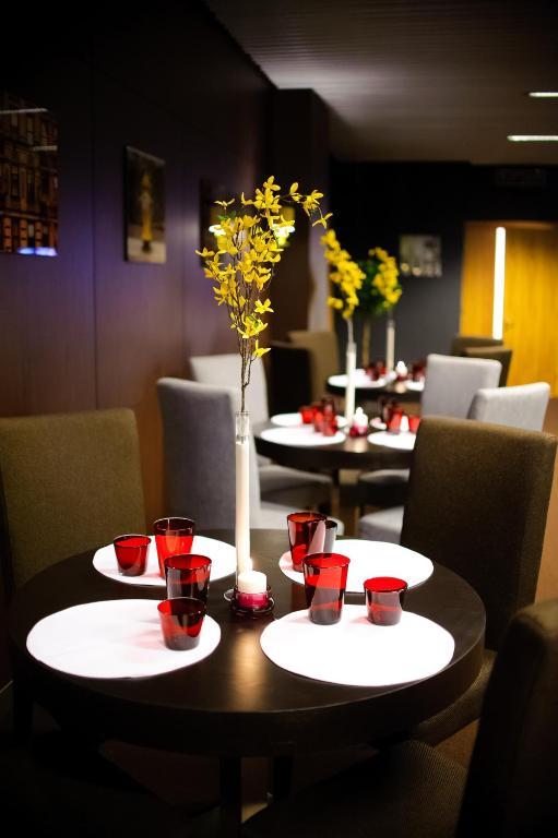 Voyage Hotel Karaganda Bagian luar foto